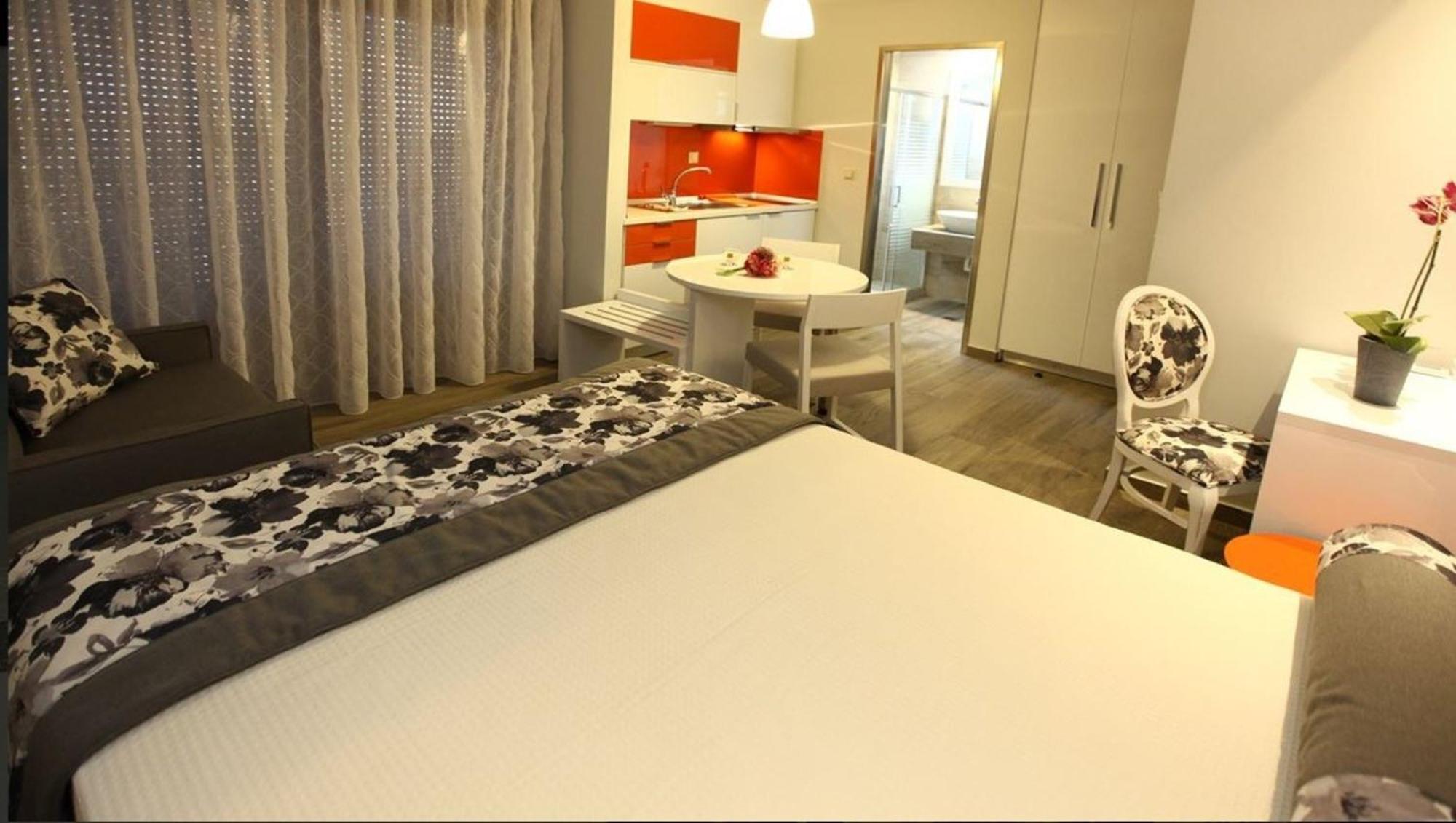 Mary'S Luxury Apartment Chrysi Ammoudia Exterior photo