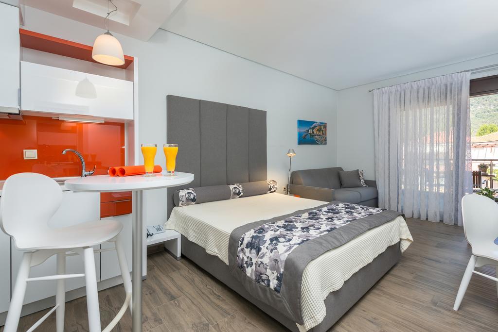 Mary'S Luxury Apartment Chrysi Ammoudia Exterior photo