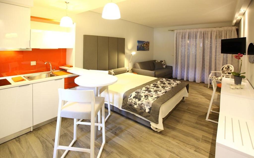 Mary'S Luxury Apartment Chrysi Ammoudia Room photo